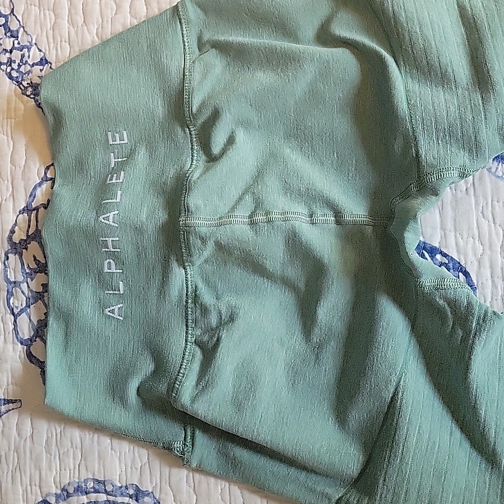 Alphalete workout leggings size S